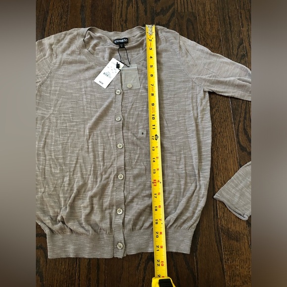 *NWT* Express Women’s S Tan/Light Brown Semi-Sheer Button-Down Crewneck Cardigan - Picture 8 of 10